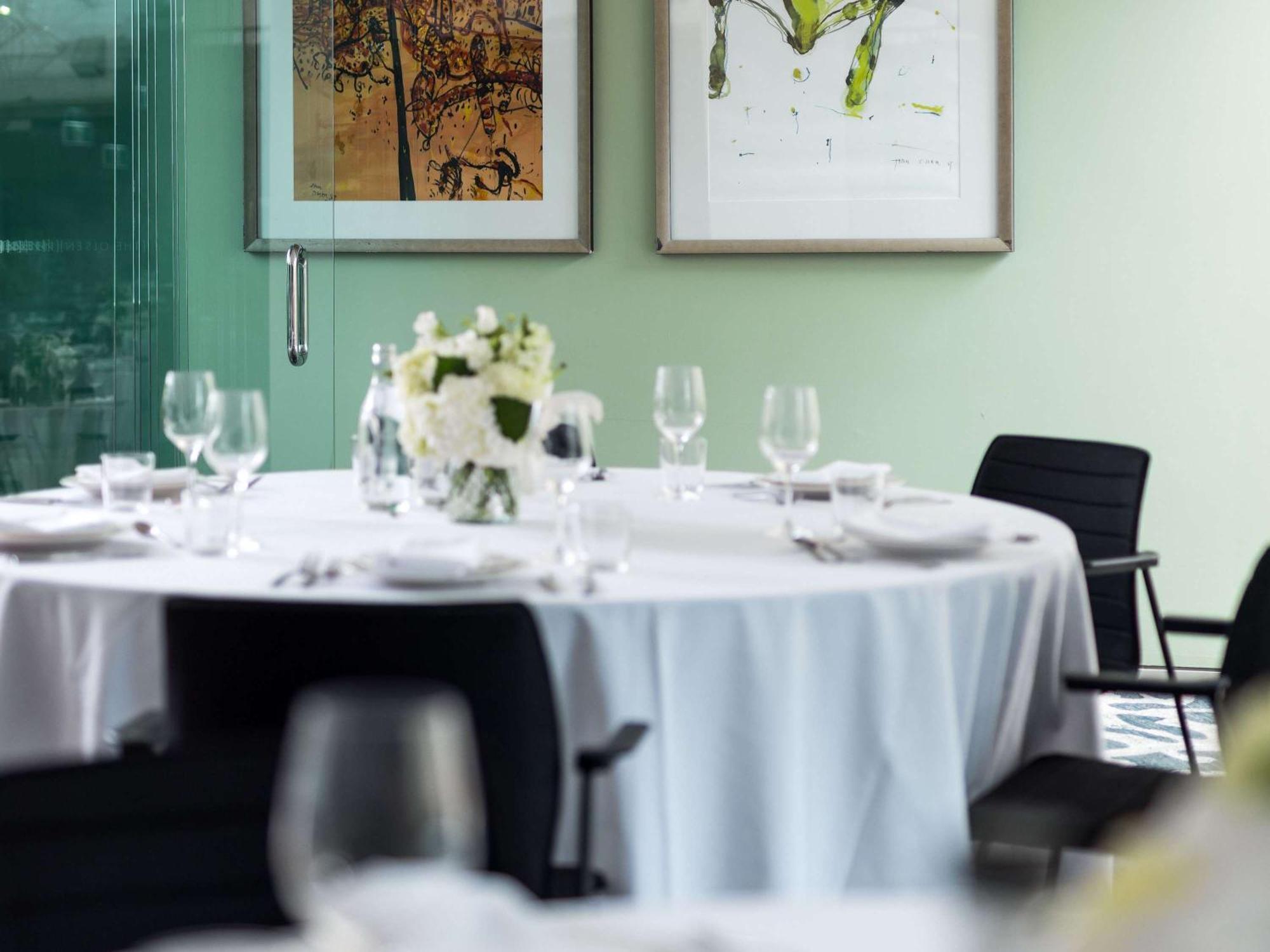 The Olsen Melbourne Art Series Eksteriør bilde The dining room at the 2012 Olympic Village