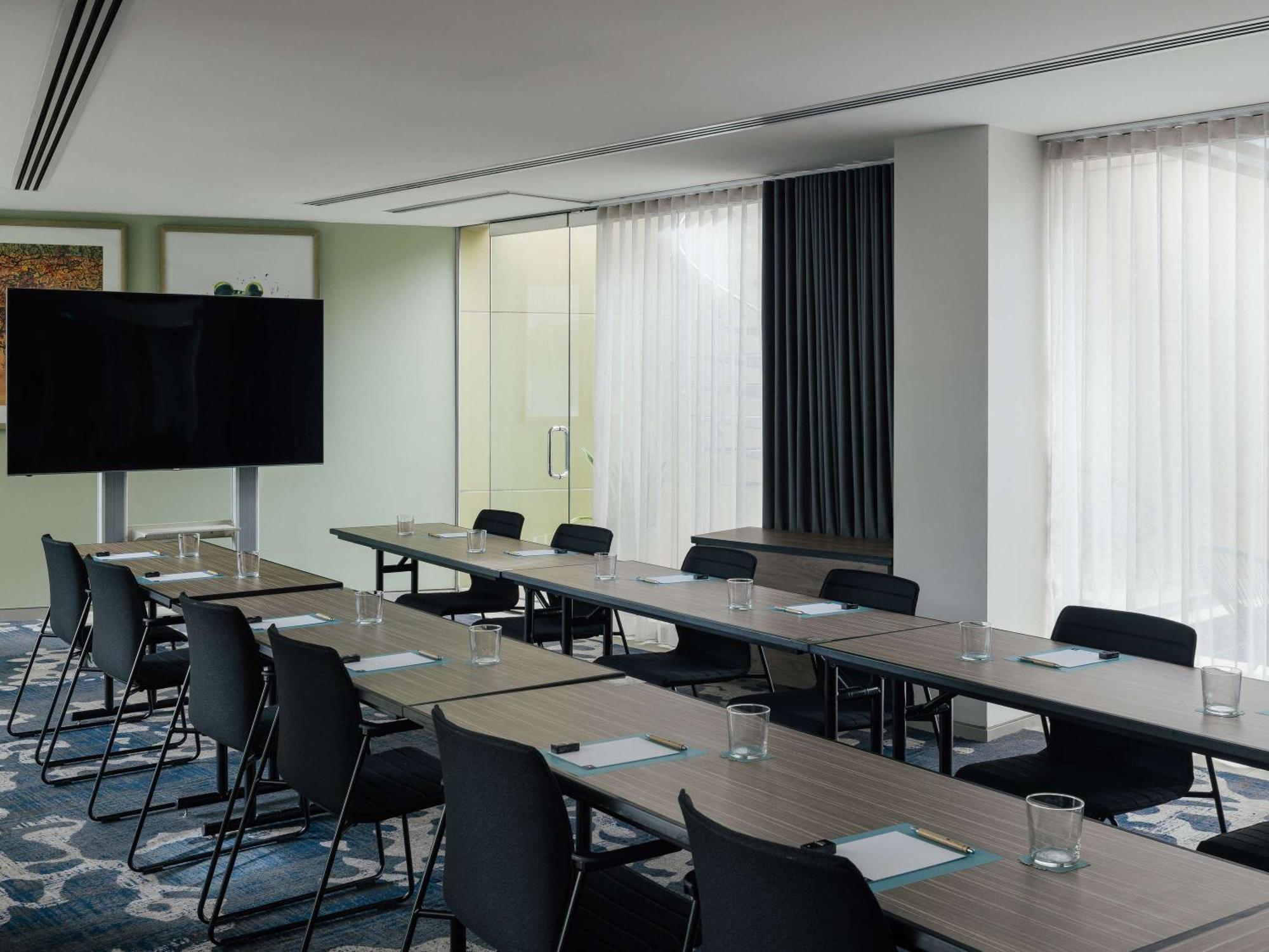 The Olsen Melbourne Art Series Eksteriør bilde Meeting room