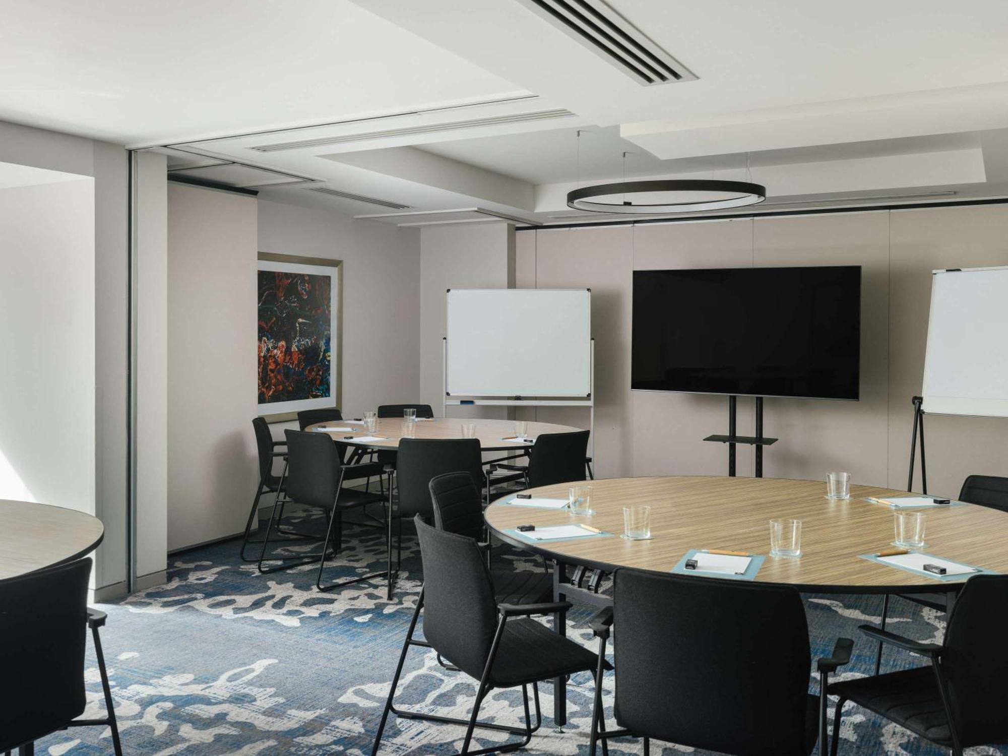 The Olsen Melbourne Art Series Eksteriør bilde Meeting room