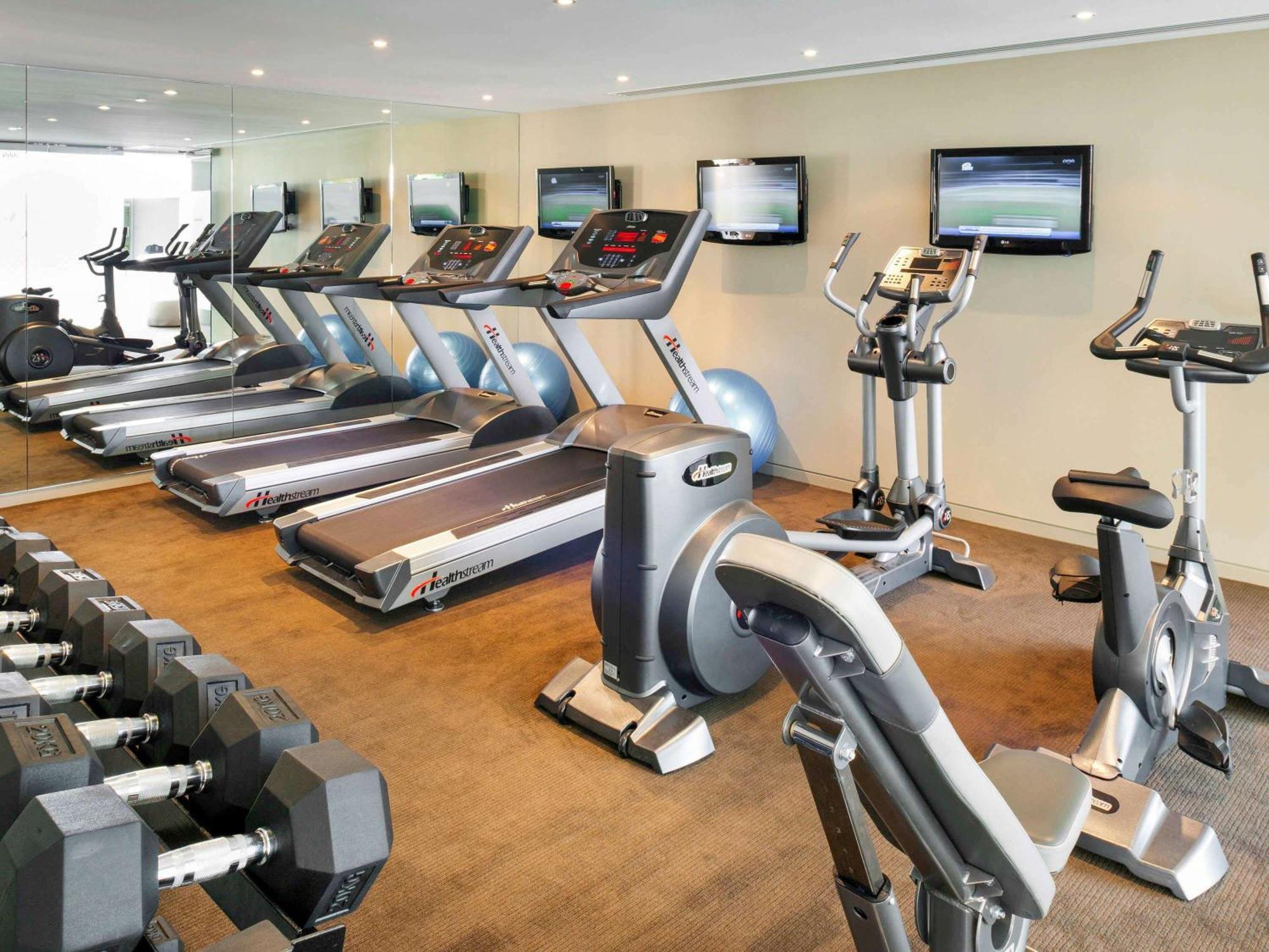 The Olsen Melbourne Art Series Eksteriør bilde A gym at a hotel