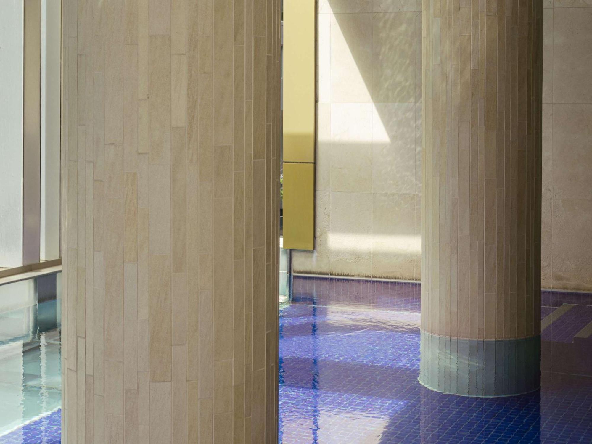 The Olsen Melbourne Art Series Eksteriør bilde The floor of the main hall