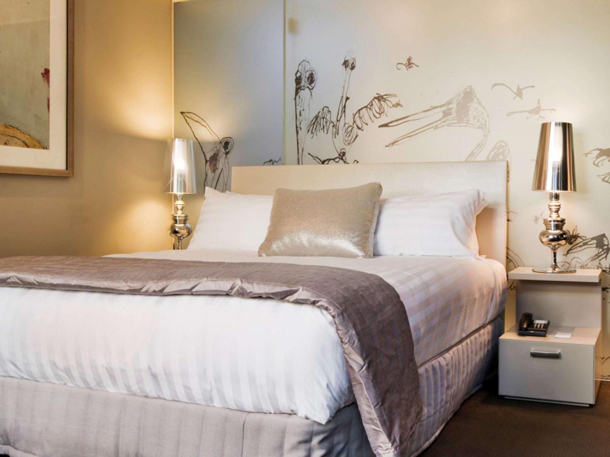 The Olsen Melbourne Art Series Eksteriør bilde A bedroom at the hotel