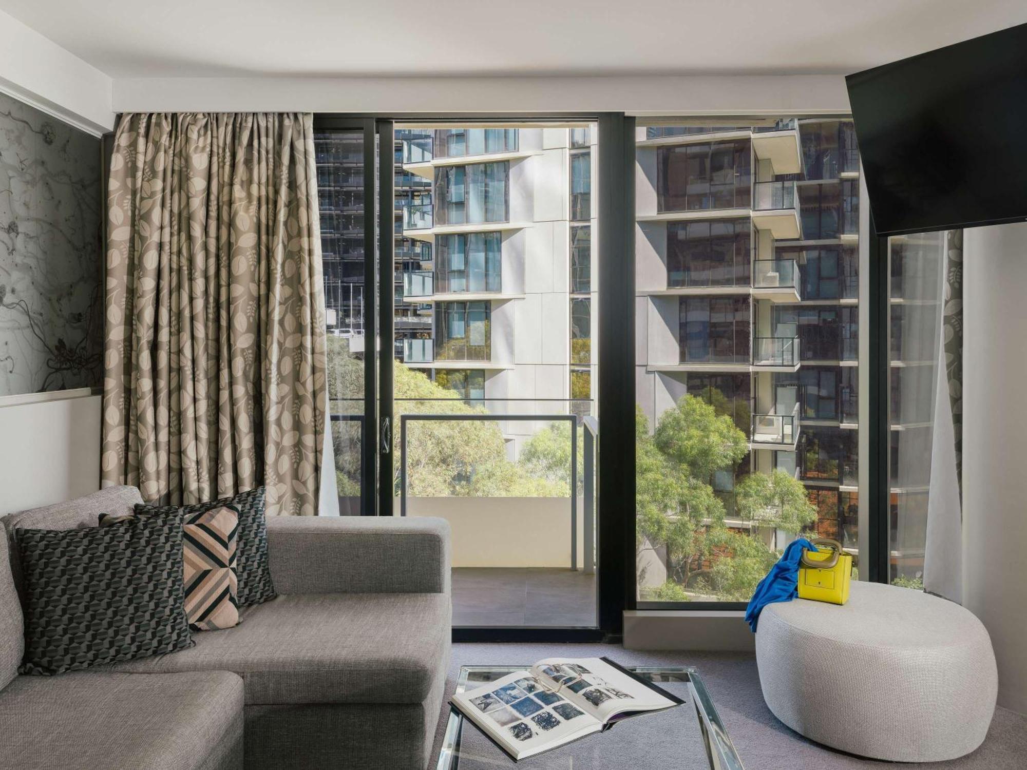 The Olsen Melbourne Art Series Eksteriør bilde The interior of a typical apartment