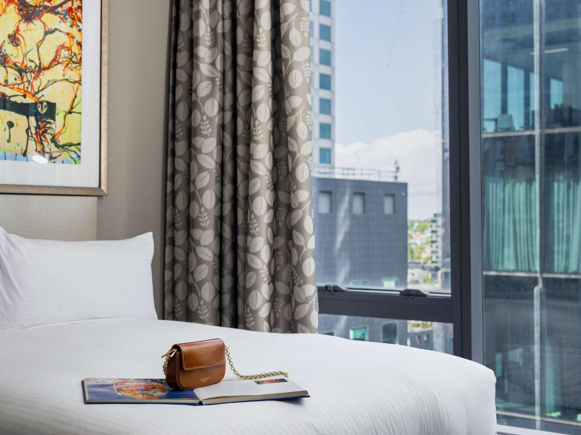 The Olsen Melbourne Art Series Eksteriør bilde A bedroom at the hotel